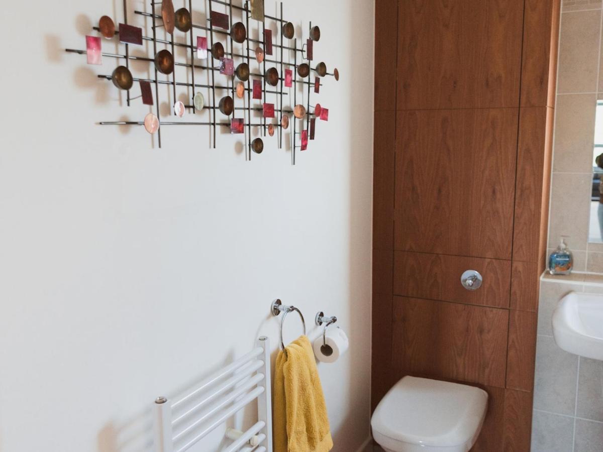 Pass The Keys Lovely 2-Bed Flat Glasgow Harbour Free Parking Esterno foto